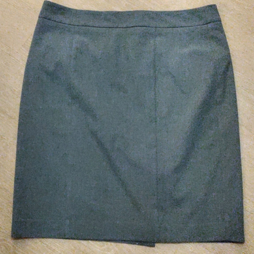 Grey, lined Anne Taylor Factory skirt - Size 14.